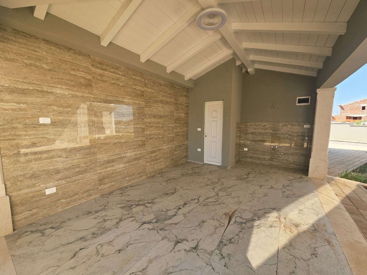 Nuova costruzione: bifamiliare con piscina vicino a Buje